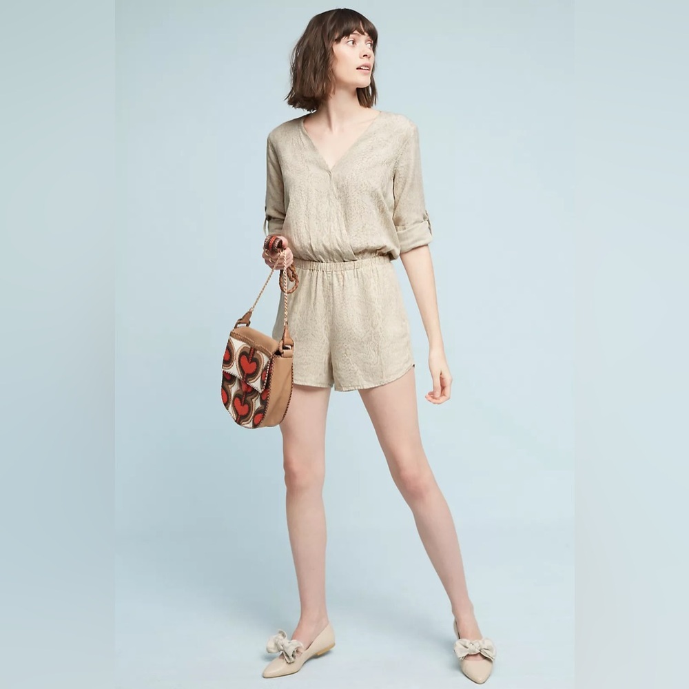 Anthropologie Cloth A& Stone Dahl beige snakeskin romper size S (flaw)